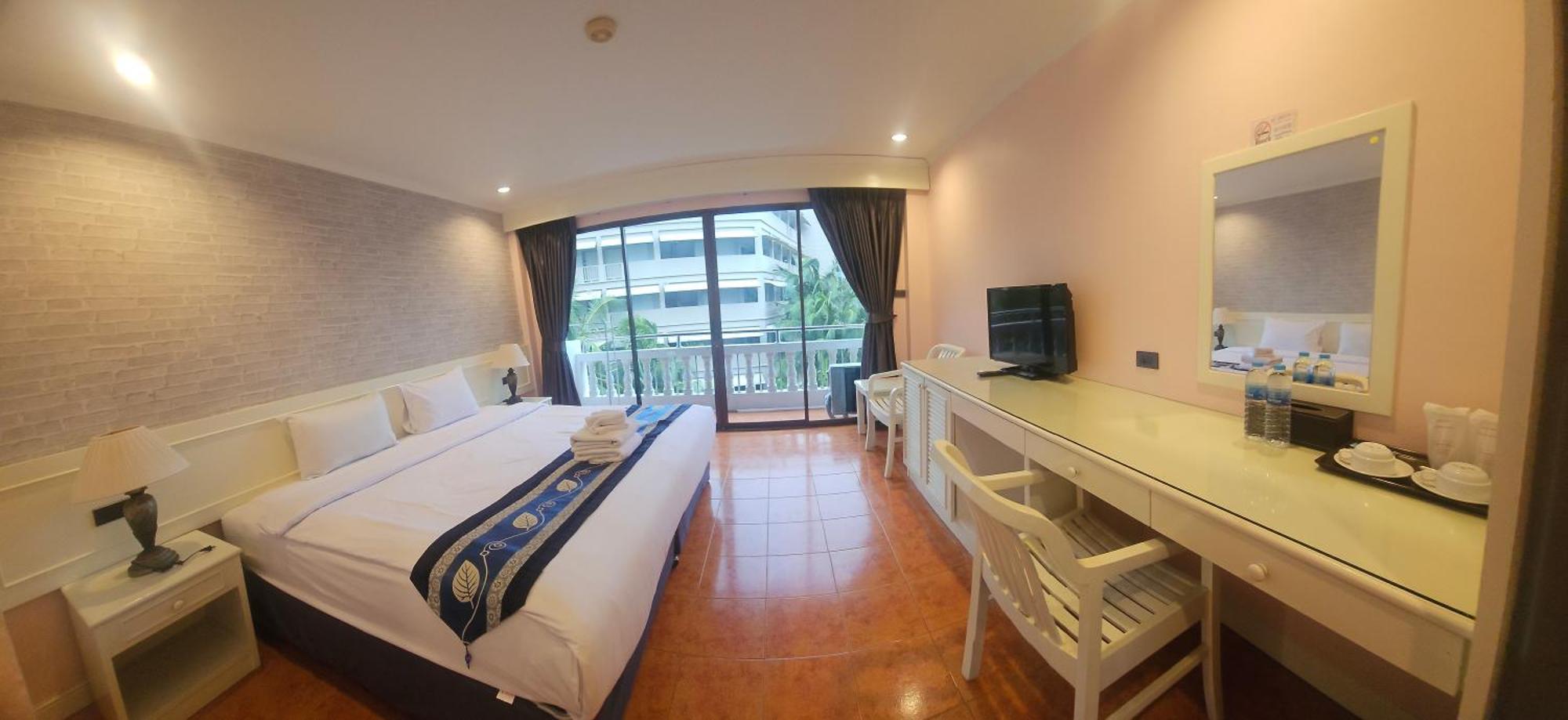 Patong Central Residence And Apartment Kültér fotó
