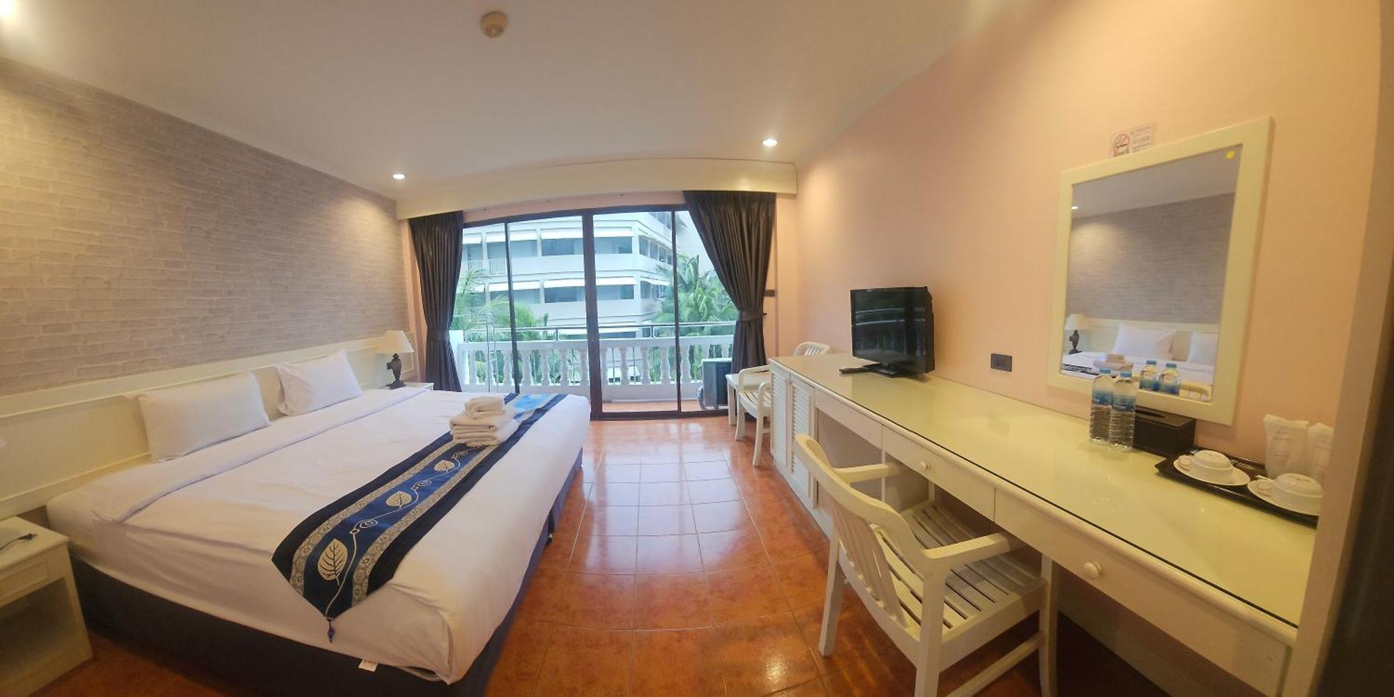 Patong Central Residence And Apartment Kültér fotó